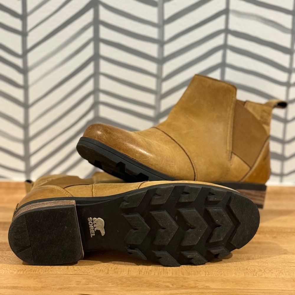 Sorel Women's Tan Leather Emelie III Chelsea Boots Size 9